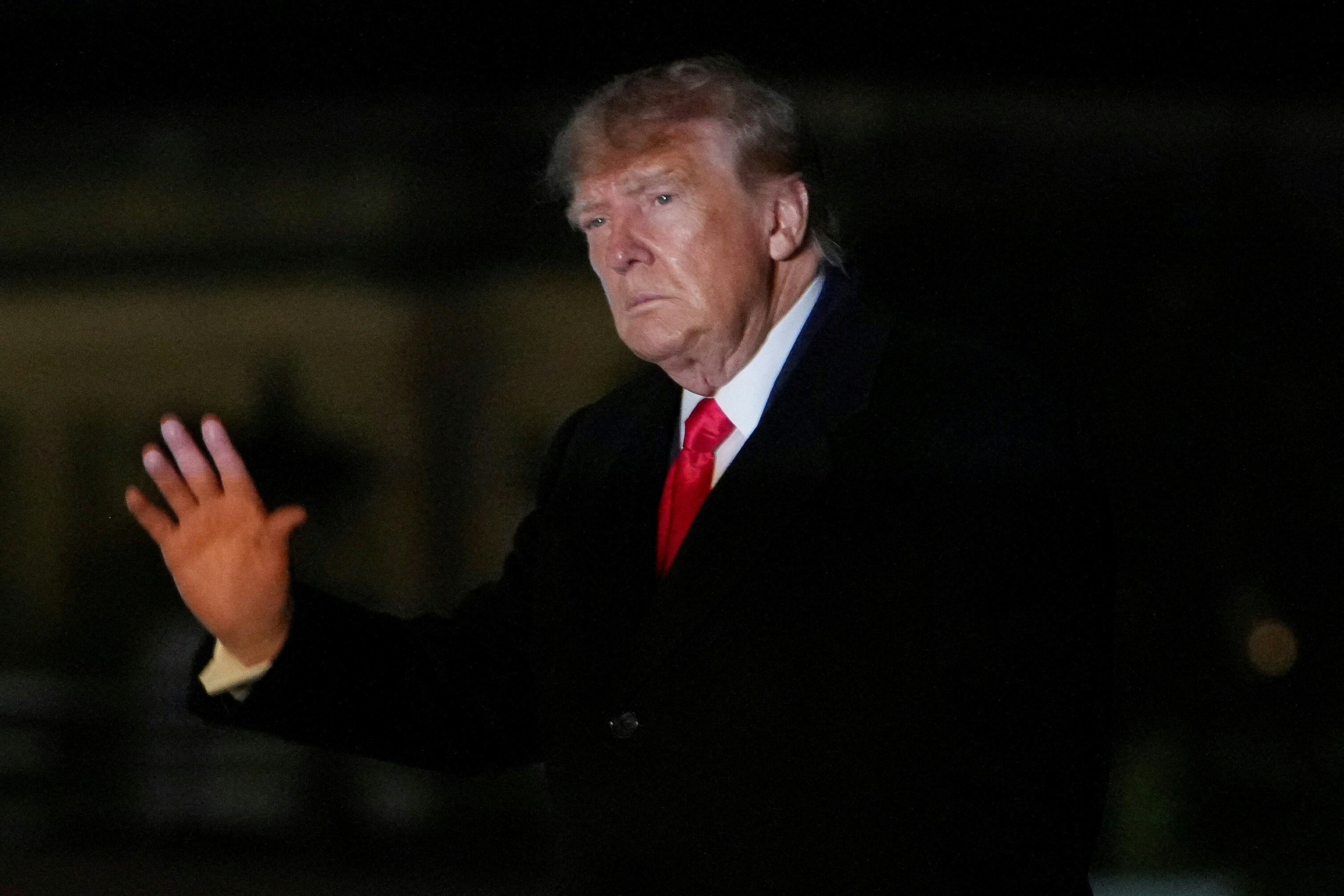 2026年10月23日,美国总统特朗普(Donald Trump)结束对艾奥瓦州(Iowa)的访问后,返回白宫。(Reuters)