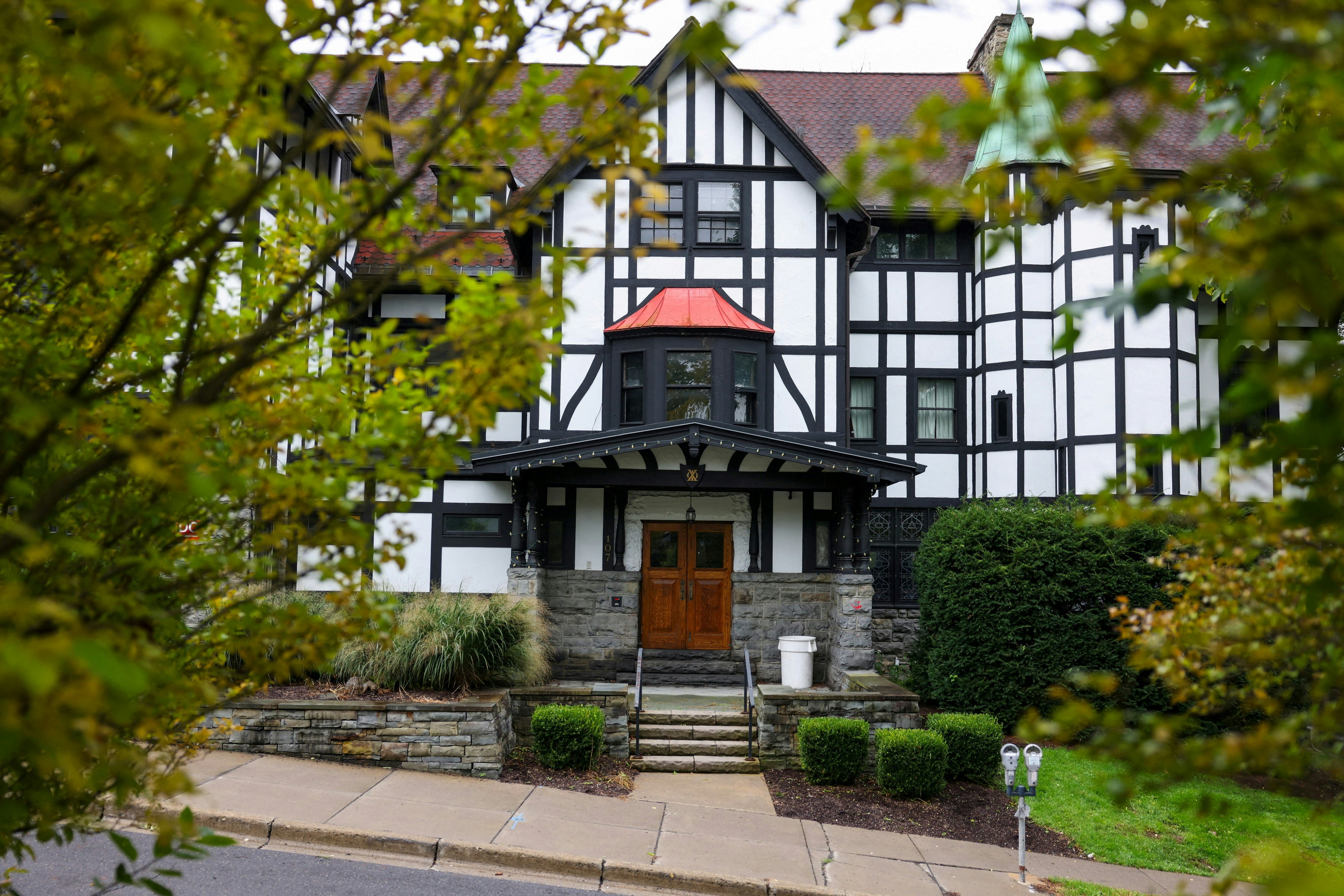 2026年9月29日,美国纽约州,图为康奈尔大学(Cornell University)的Chi Phi兄弟会会所。(Reuters)