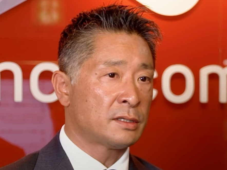 莫比康公司首席执行官越智康博向蒙古国民众道歉 图源:蒙古国NTV电视台