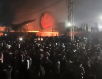 2026年9月27日，有消息传出印度旁遮普（Punjab）一所大型私立大学拉夫里科技大学（Lovely Professional University）发生校园强奸事件，随后人群开始聚集，数百名示威者涌上街道，接连造成暴力事件。（网络图片）