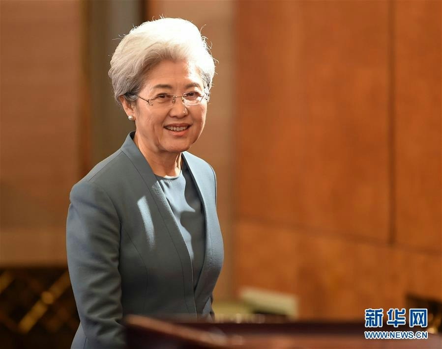 前外交部副部长傅莹在大会全会上以「如何理解中国」为题发言,随后参加北极圈论坛主席、冰岛前总统格里姆松主持的「对话中国」。(新华社)