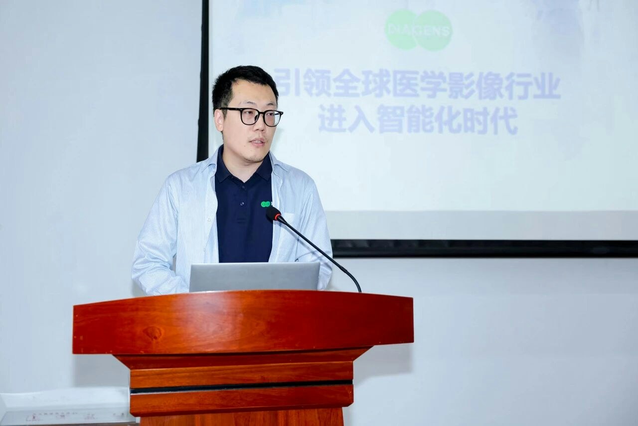 DoctorBench对于「安全性」设立「一票否决制」,何迅表示,「如果最基本的安全性不能保证的话,这个题做得再好也没有意义」。(何迅提供)
