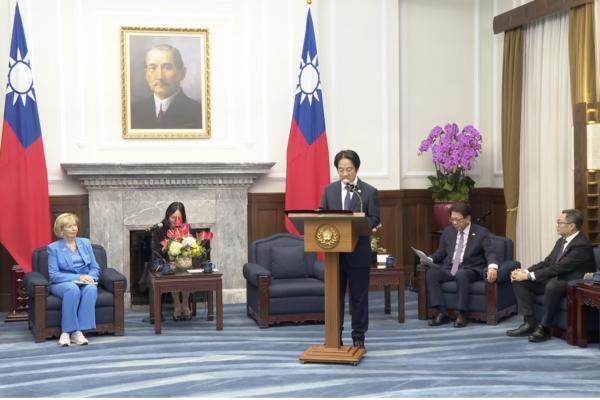 10月14日,台灣總統賴清德在台北總統府接見加拿大國會議員代表團,並在會面中發表講話。(台灣總統府視頻截圖)