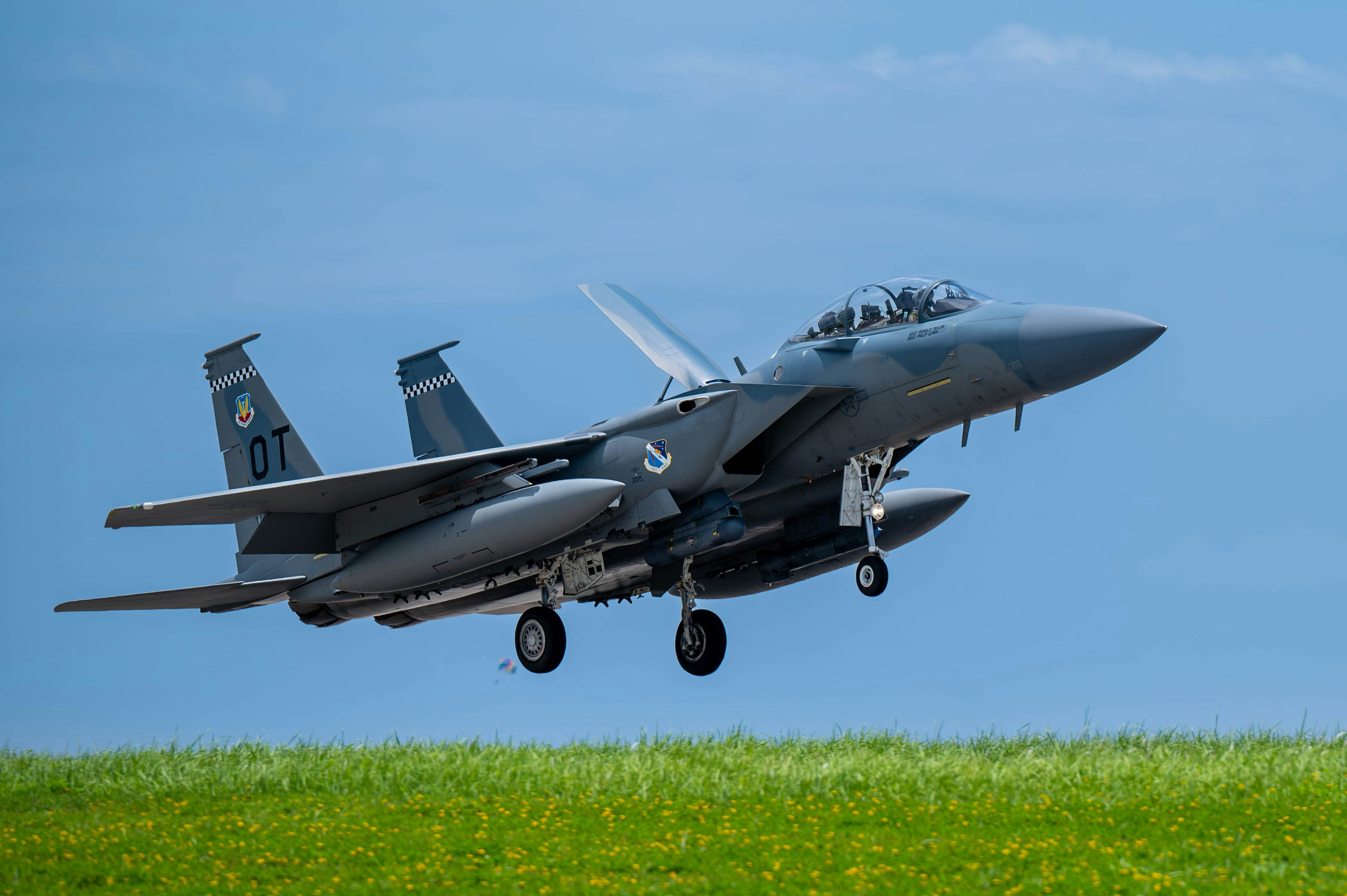 【相关阅读:F-15战机服役50年仍是美军中坚?航空工业产能不足下的最佳选择】美国空军F-15EX「鹰II」战机。(美国空军官网)