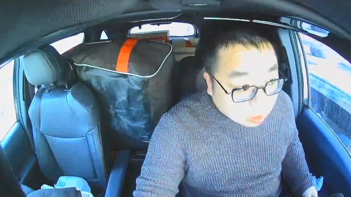 【相关阅读:美华裔司机微信接单变运200磅大麻!喊冤枉仍判罪成 绿卡恐不保】美国华裔司机卓文健在微信接单后,误卷大麻走私案。(网上影片截图)