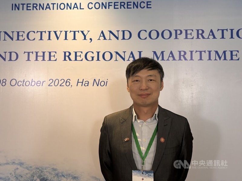 国立成功大学教授林宇衔8日接受中央社访问时表示,台湾有科技优势,只待资源整合。多国学者对水下系统表示兴趣,期待未来与台湾合作以提升自身技术研发。中央社记者曾婷瑄河内摄 115年10月8日