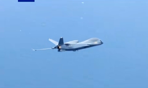 央视军事纪录片公开「无侦-7」高空飞行画面。(央视)