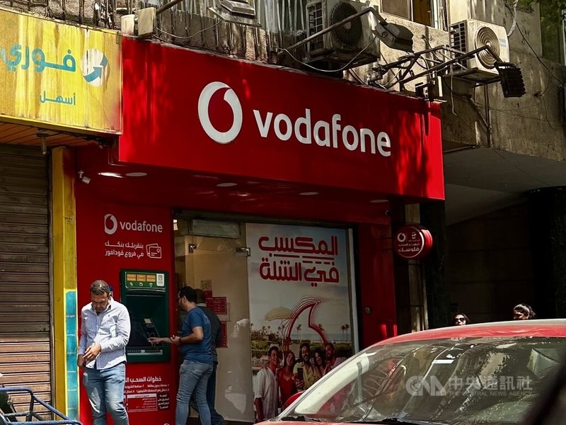 沃达丰（Vodafone）是埃及最大通讯营运商，市占率42%，将参与「非洲资料中心埃及公司」专案，为埃及开发资料中心基础设施。图为沃达丰一处据点。中央社记者施婉清开罗摄 115年9月24日