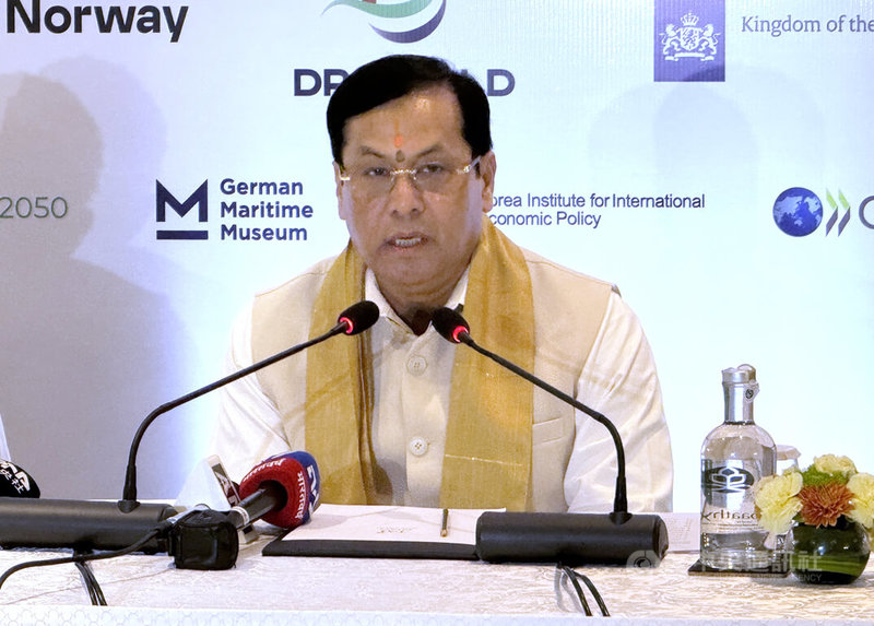 印度港口、航运与水道部(Ministry of Ports, Shipping and Waterways)部长索诺渥(Sarbananda Sonowal)(图)在记者会中提到,印度愿与世界各国携手合作,共创更安全的海洋、更环保的航运和共同的繁荣。中央社记者李晋纬新德里摄 115年10月9日