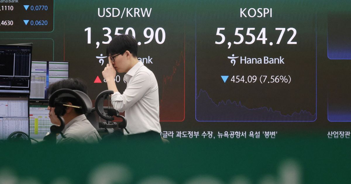 南韩股市挫逾7%。(路透图片)