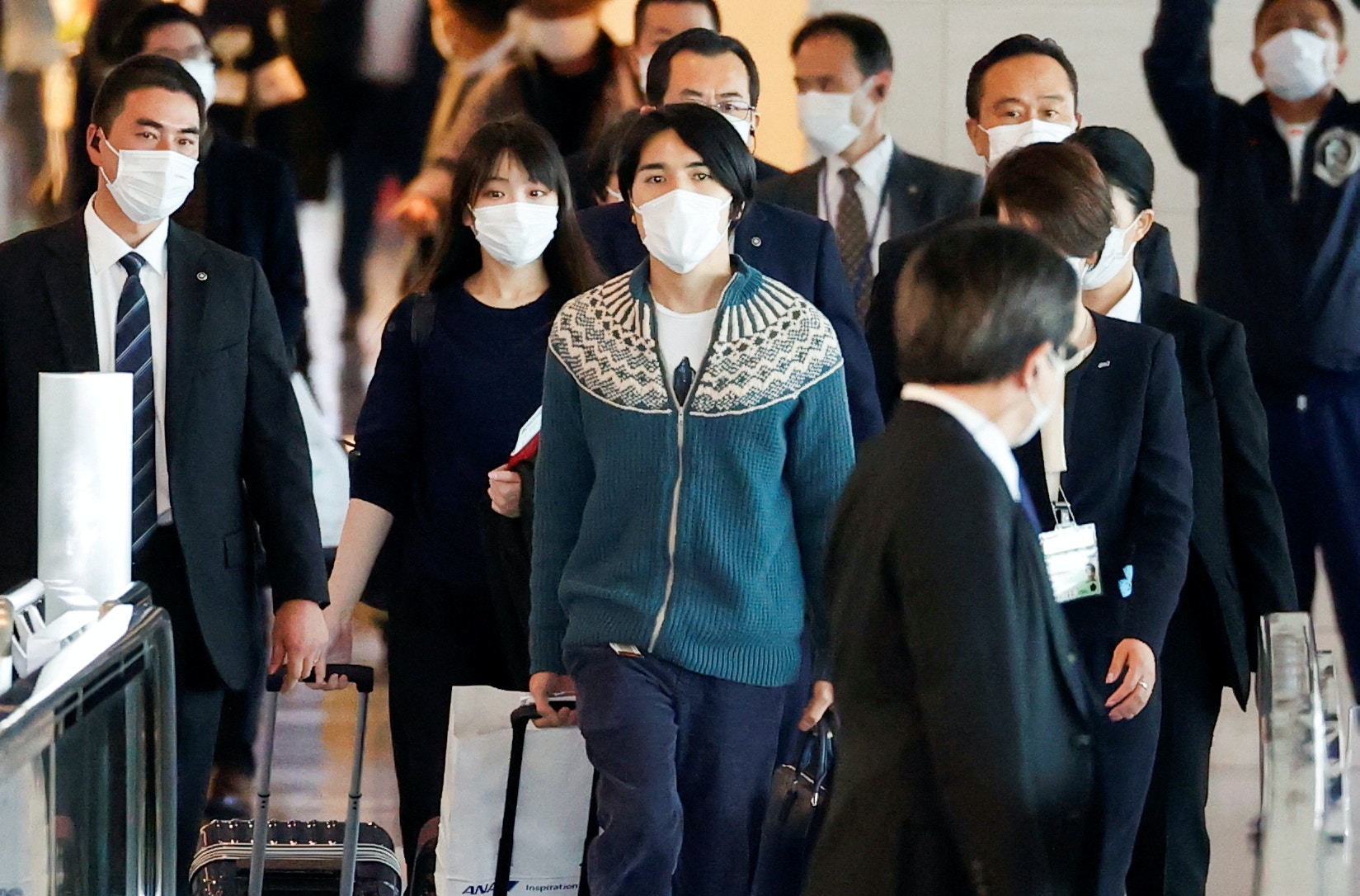 真子公主与小室圭飞13小时抵纽约(路透社)