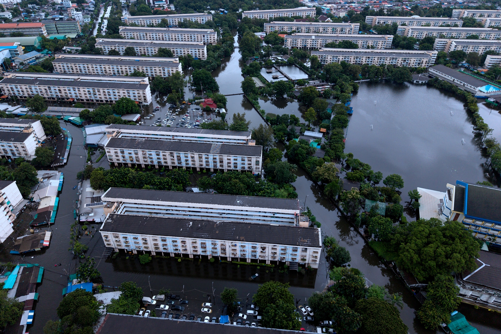 2026年9月27日,曼谷邦甲比区(Bang Kapi)的洪涝景象。(Lillian Suwanrumpha/AFP via Getty Images)
