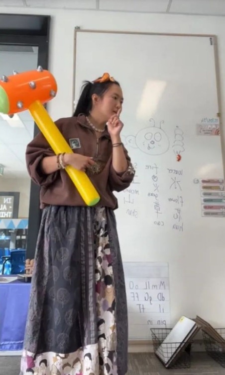 「这种分组竞争的方式对维持课堂纪律也有帮助。每当有小孩不尊重我的时候,我就会反向给其他小组加分。」(一条授权使用)