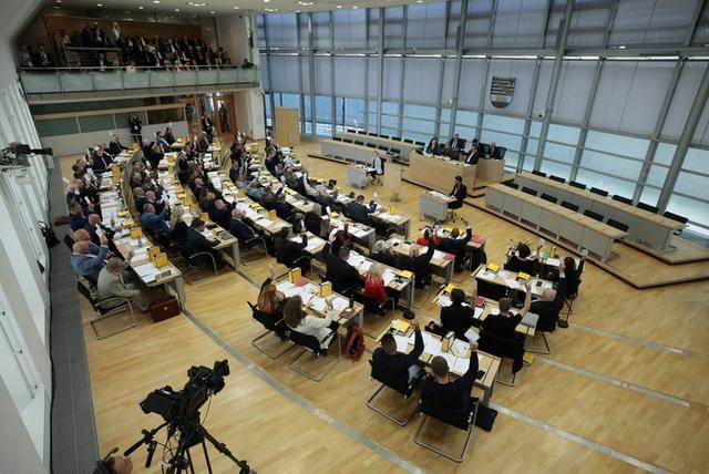 当地时间10月6日,德国萨克森-安哈尔特州新一届州议会举行首次会议 IC photo