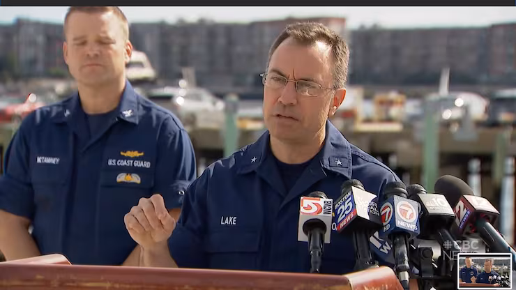 美国海岸警卫队东北区指挥官莱克(Matthew Lake)。