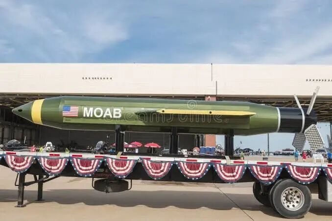 GBU-43/B 大威力爆破炸弹(MOAB)在廷克空军基地图库摄影片- 图片包括有扶手, 根据: 172969022