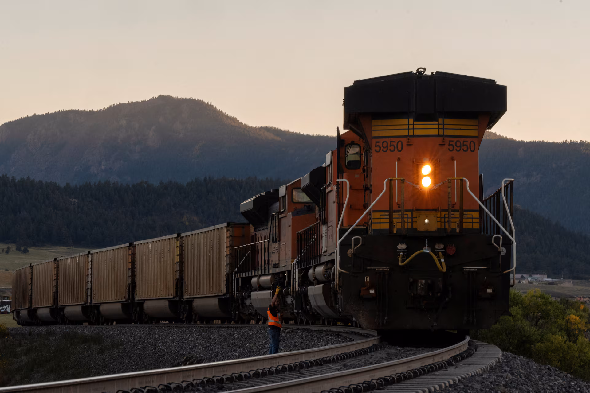 洞察：美国货运铁路行业如何变得比燃煤电厂更污染